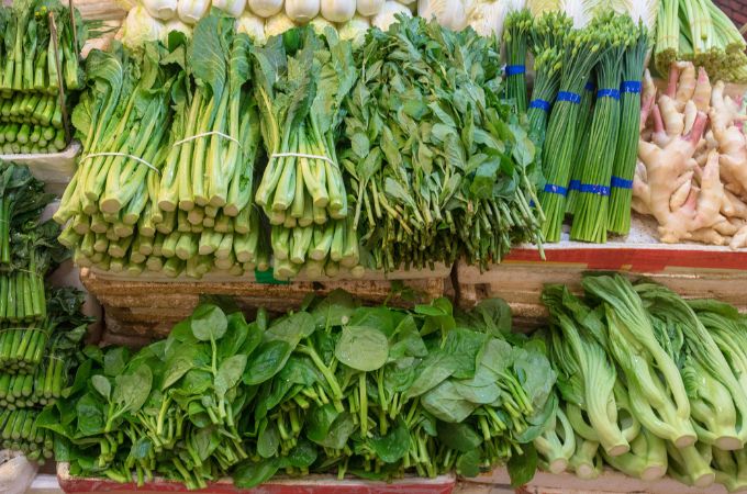 Leafy Vegetables: Spinach, Kale, Watercress