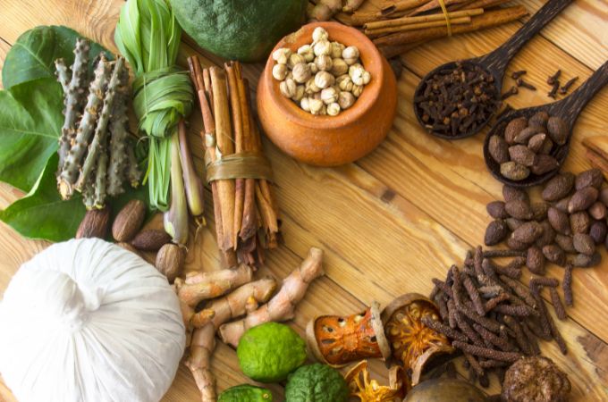 erbs and Spices: Ginger, Turmeric, Paprika, Garlic, Cinnamon