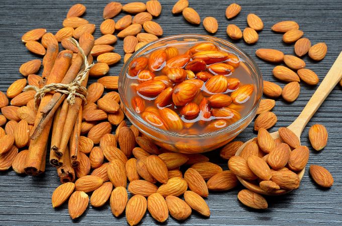 Almonds: Nutritious Hormone Balancing Foods 